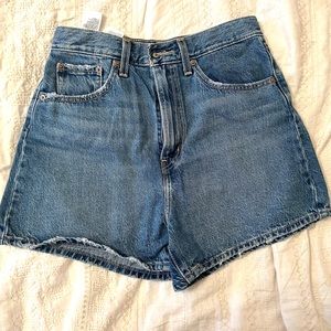 Levi’s High Loose Shorts